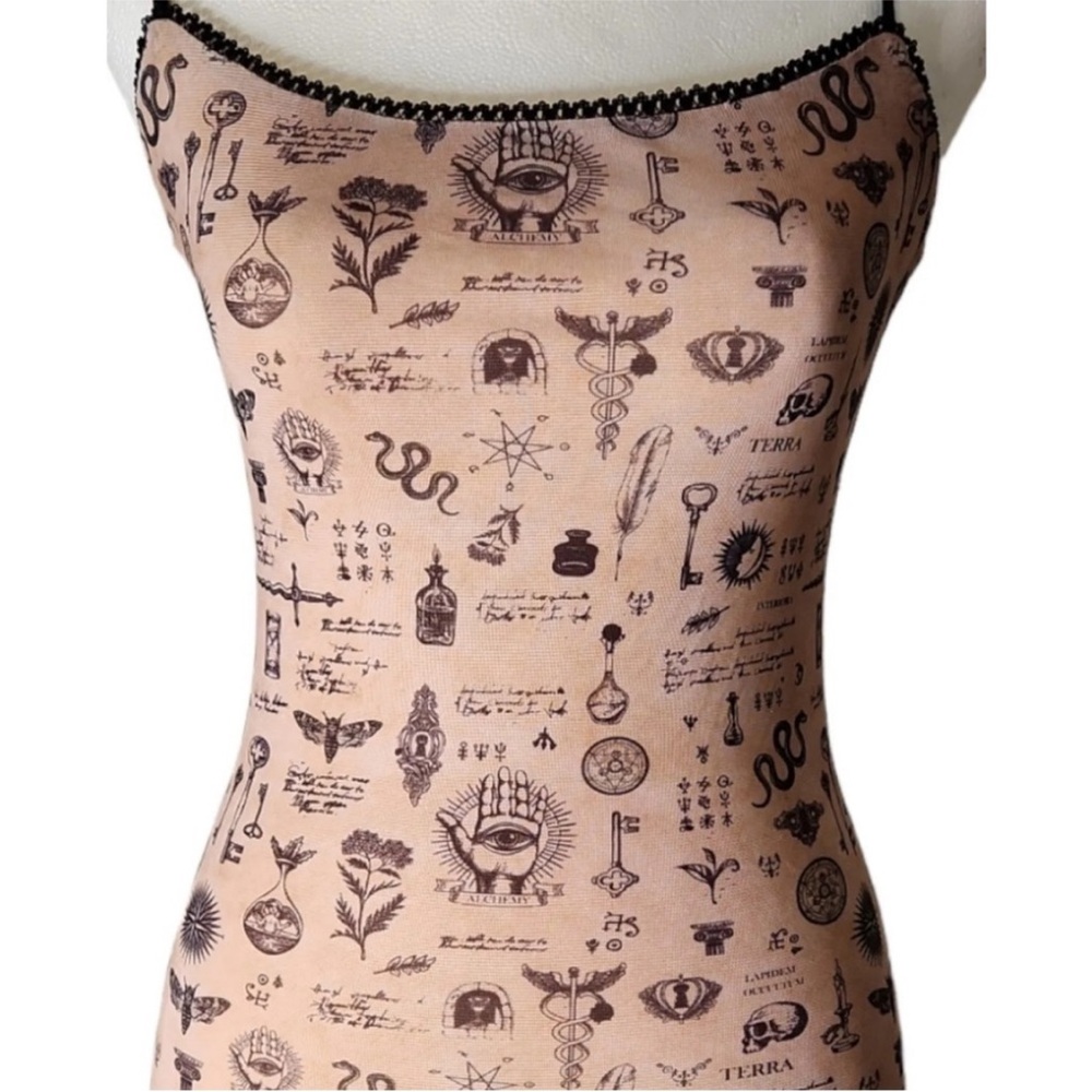 Princess Polly Mystery Mini Mesh Lined Spaghetti Strap Slip Horoscope Key Print - Picture 11 of 15